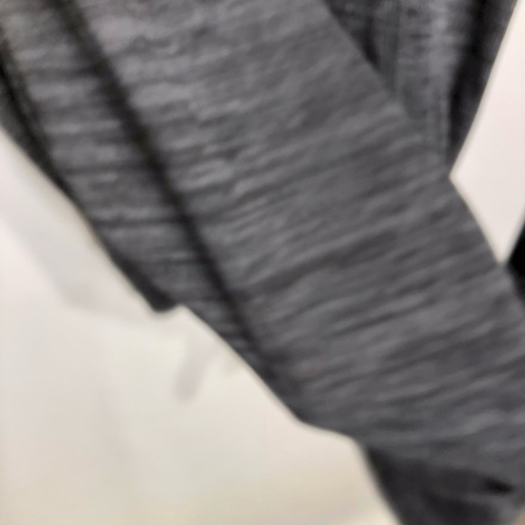 Calvin Klein men’s S shoulder patch sweatshirt - Picture 6 of 7